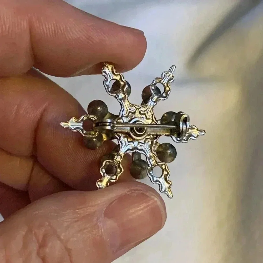 Vintage Snowflake 1945ish Mid Century Atomic Era  Rhinestone pin / Brooch